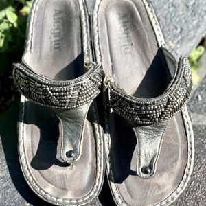 Alegria Thong Sandals Metallic Silver with beading — Lightly used condition